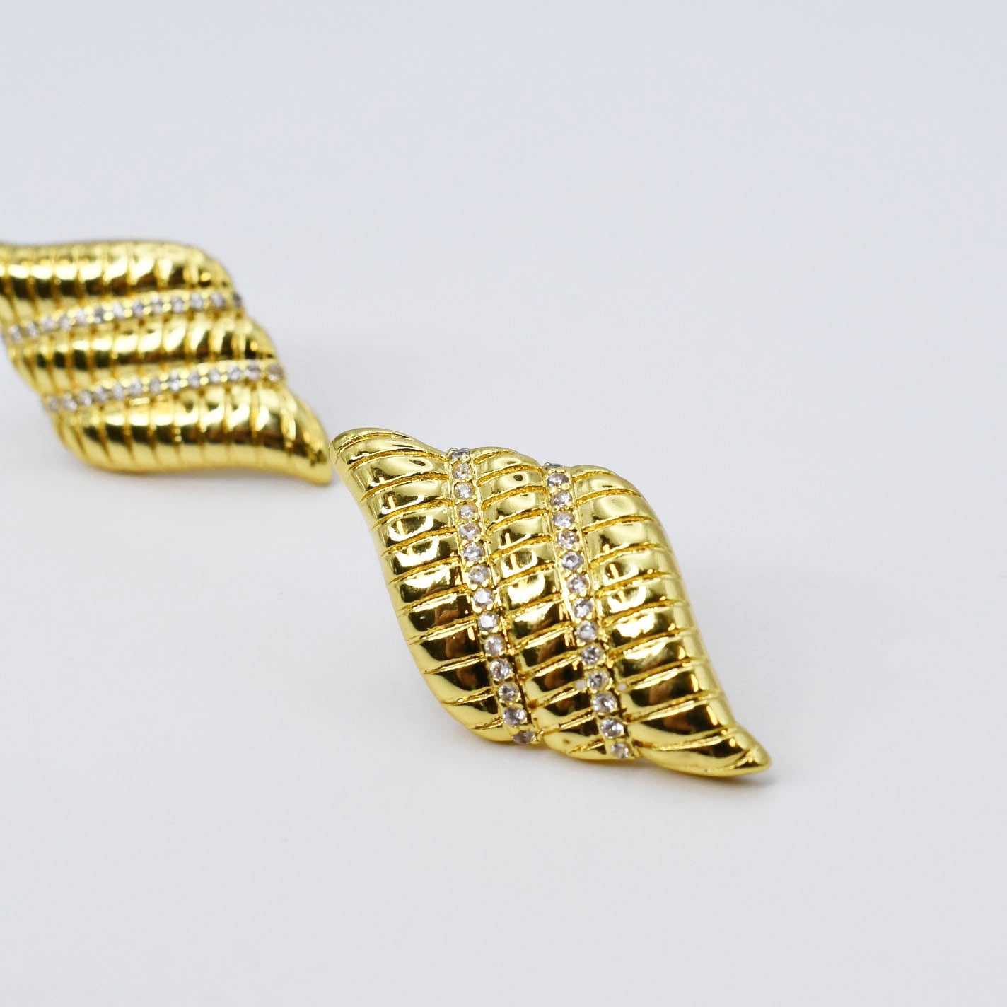 Aura Stud
