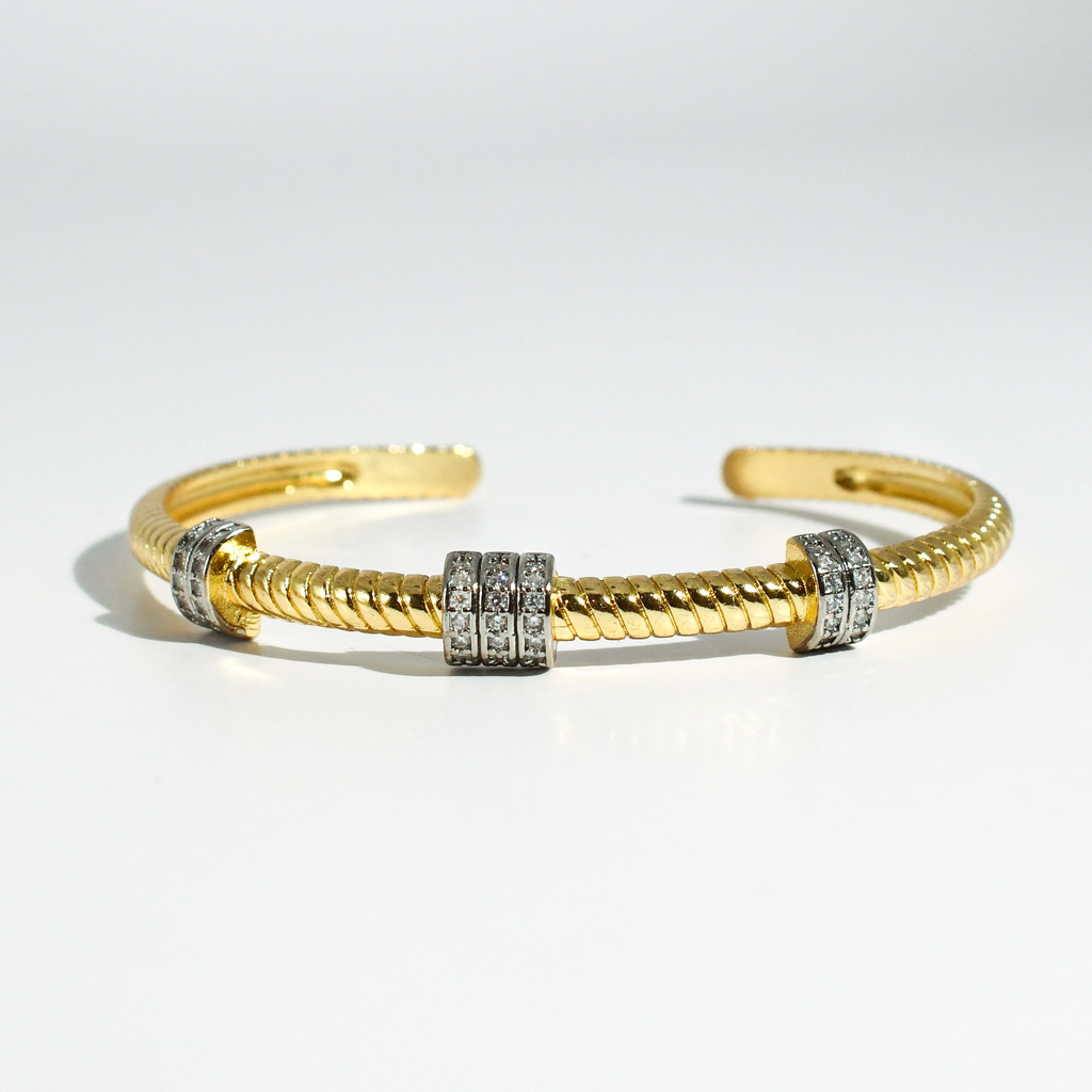 Clara Bangle