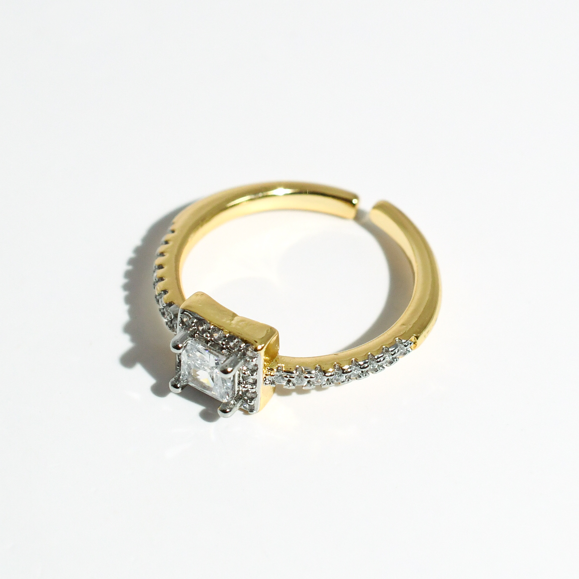 Timeless Glow Ring