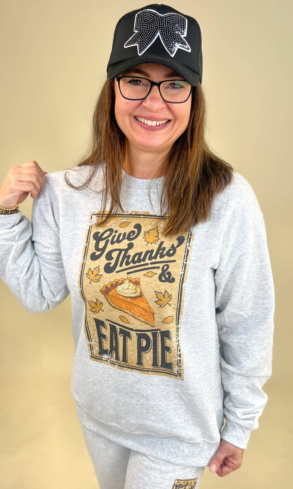 Holiday Vintage Label Graphic Sweatshirt